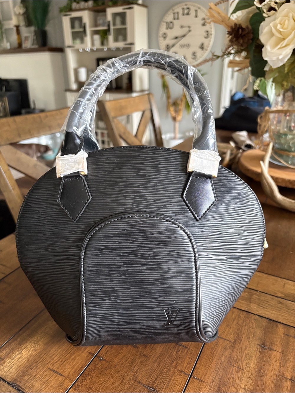 Beautiful Black Textured Fashion Leather Satchel Hand Bag